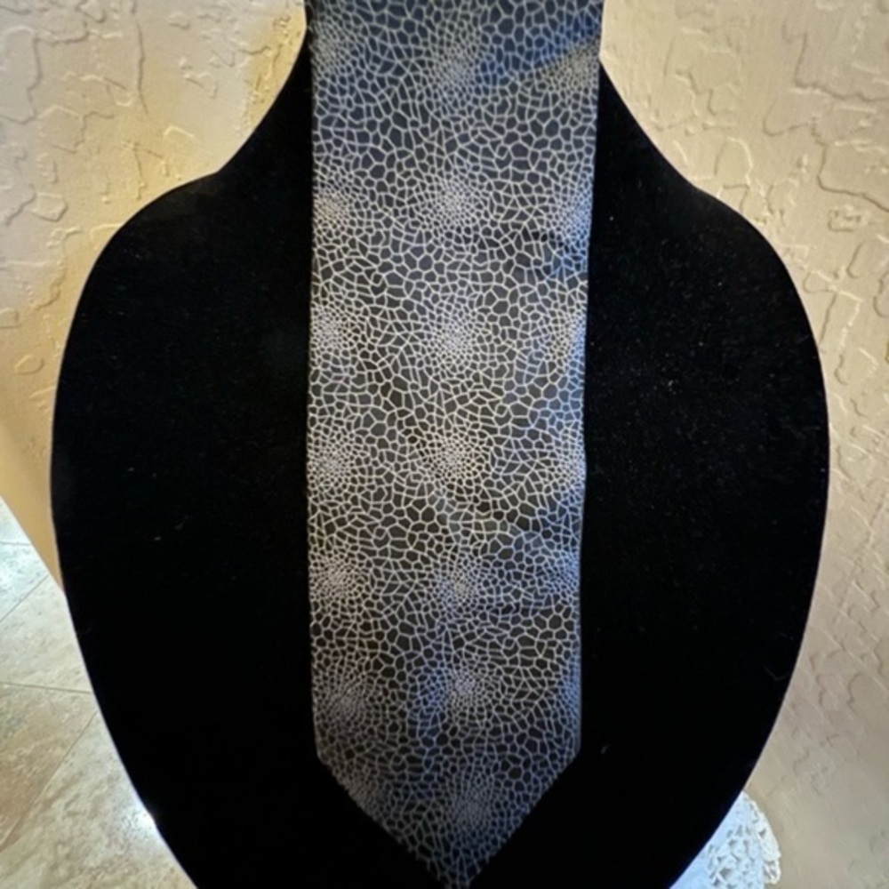 Calvin Klein Tie 100% Silk Men's Gray Necktie